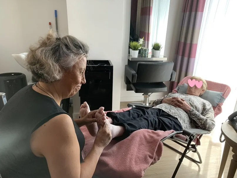 Des pieds et des mains !