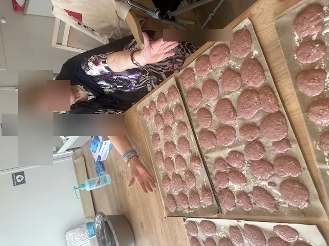le JEUDI matin c'est Pâtisserie au sein de l'ehpad !