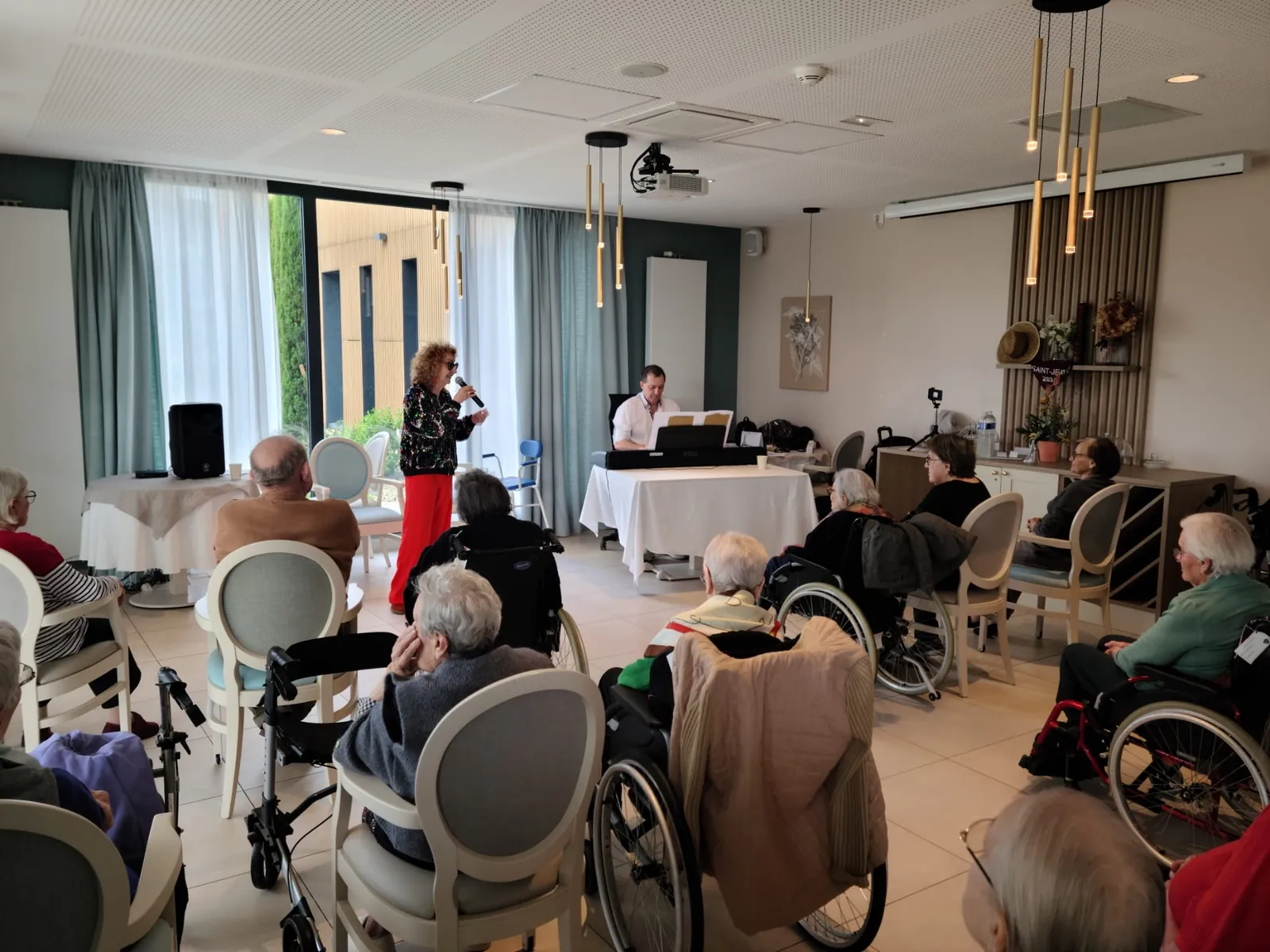 Journée Parisienne à la résidence Saint Jean - Agen 