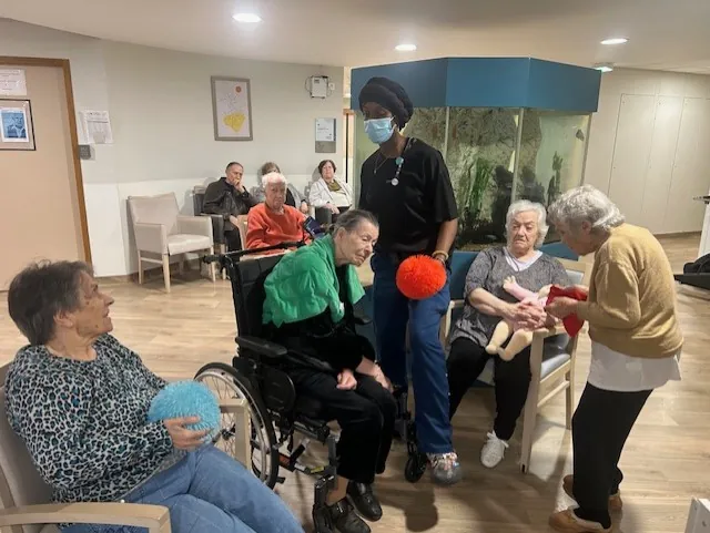 Atelier Sensoriel : Stimulation et Éveil des Sens