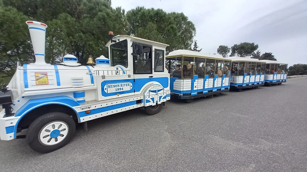 PETIT TOUR AUTOUR DE MARSEILLE EN PETIT TRAIN