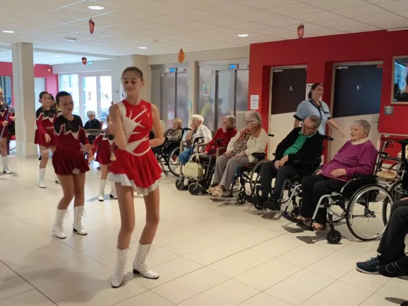 La venue des majorettes : un moment de joie partagé avec nos résidents