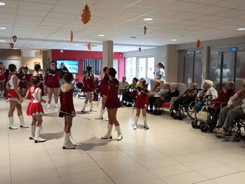 La venue des majorettes : un moment de joie partagé avec nos résidents