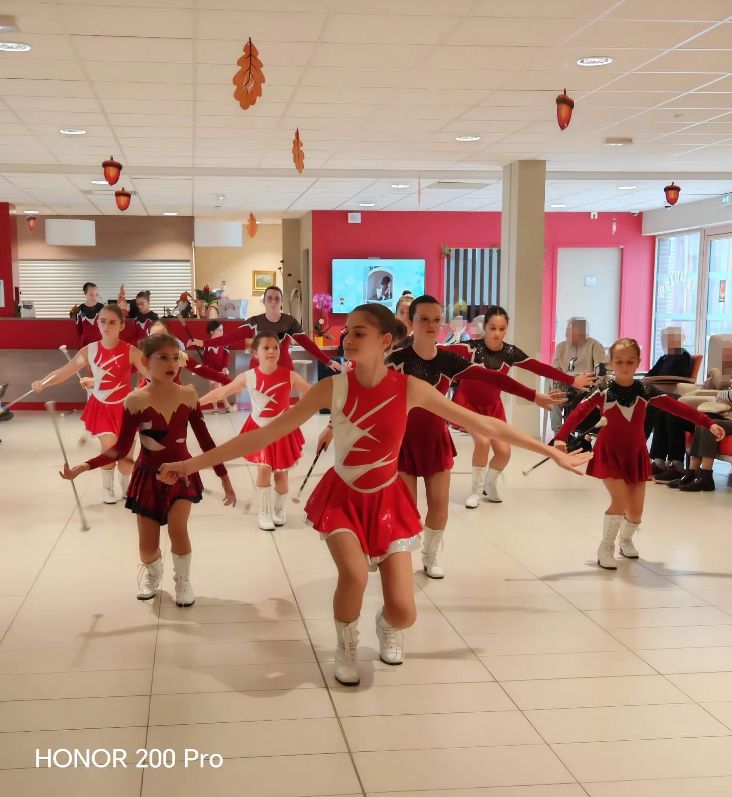 La venue des majorettes : un moment de joie partagé avec nos résidents