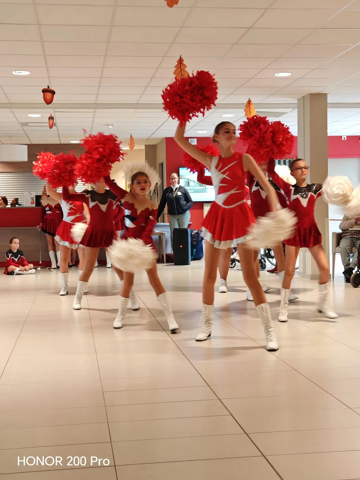 La venue des majorettes : un moment de joie partagé avec nos résidents