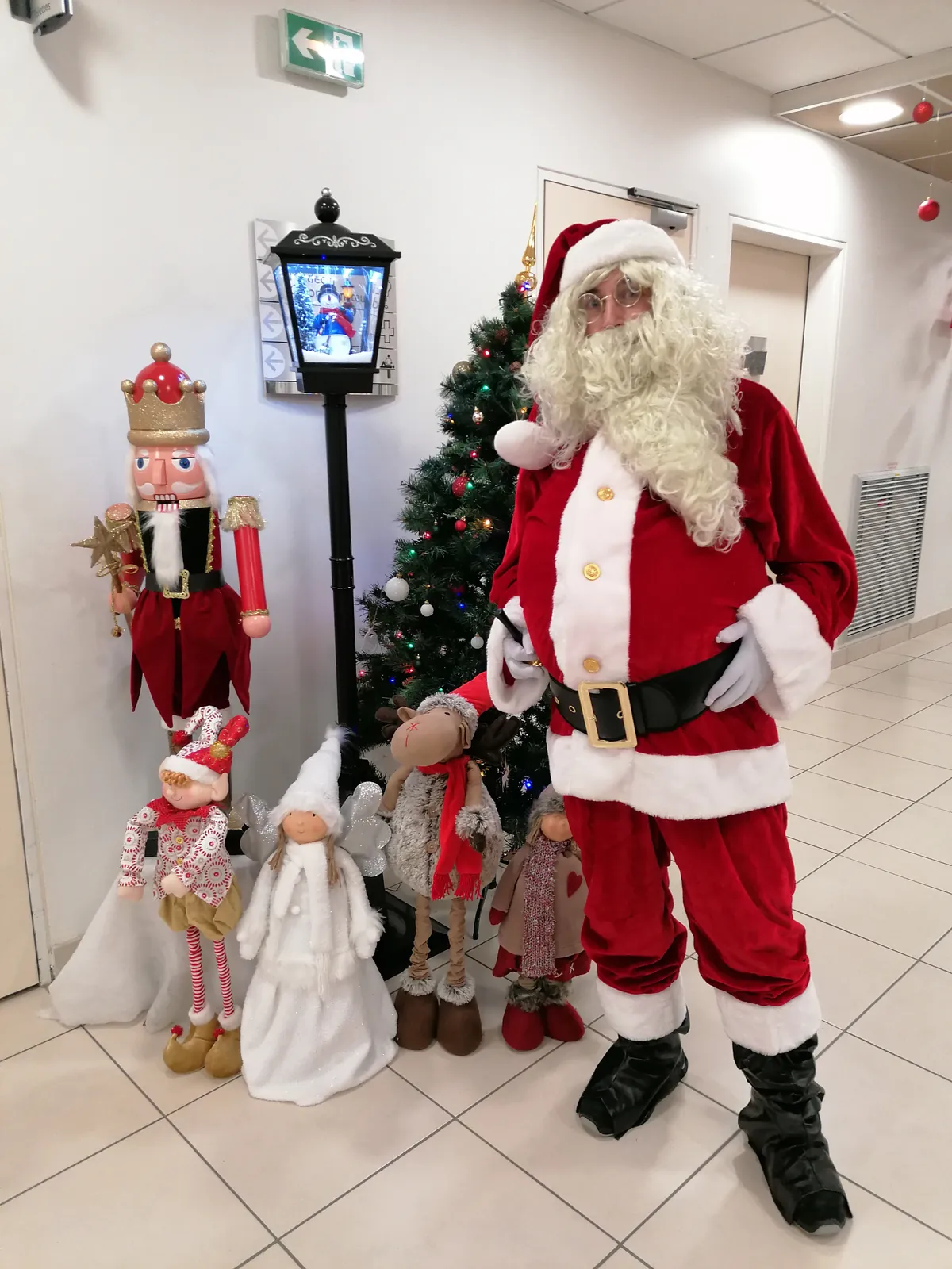 Arbre de Noël à l'EHPAD Les Tourterelles d'Esbly