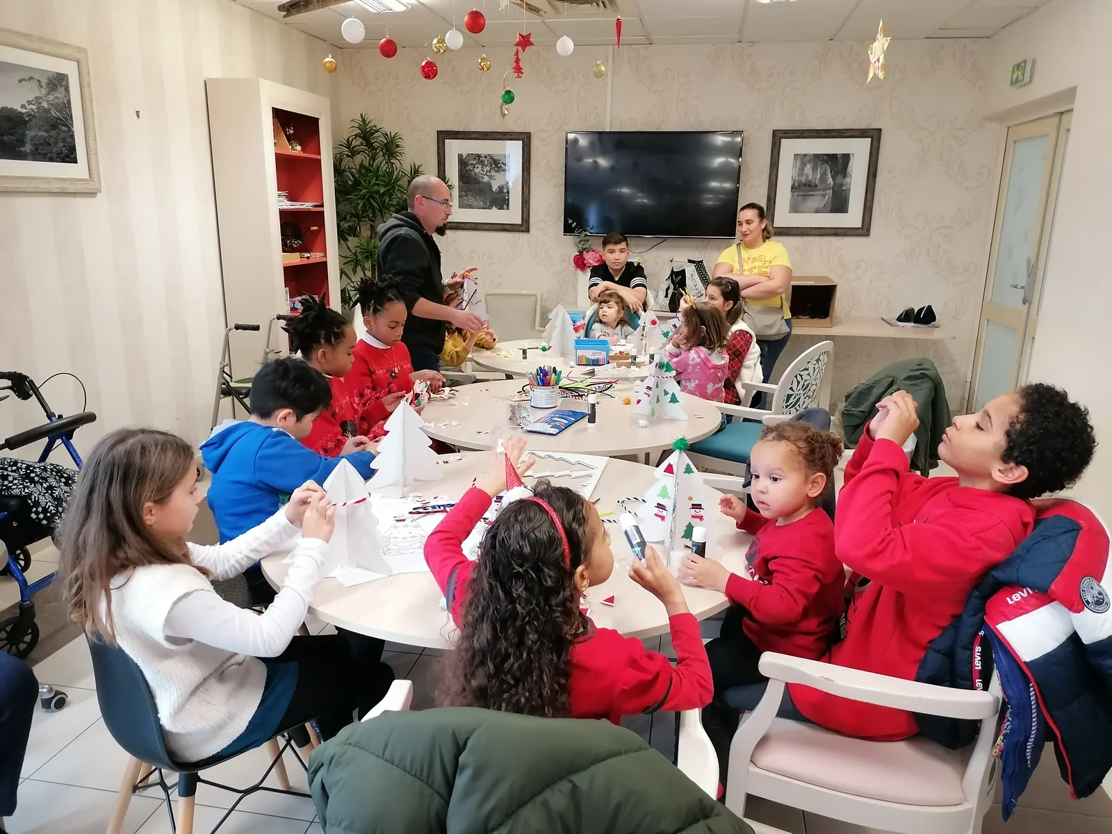 Arbre de Noël à l'EHPAD Les Tourterelles d'Esbly