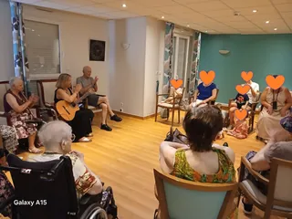 Les tout -petits  et les assistantes maternelle à la résidence Irénée 