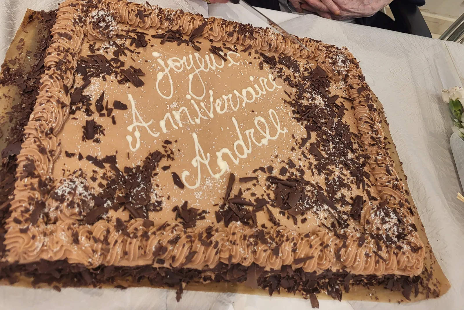 100 ans aujourd'hui : toute la résidence célèbre Madame M. !