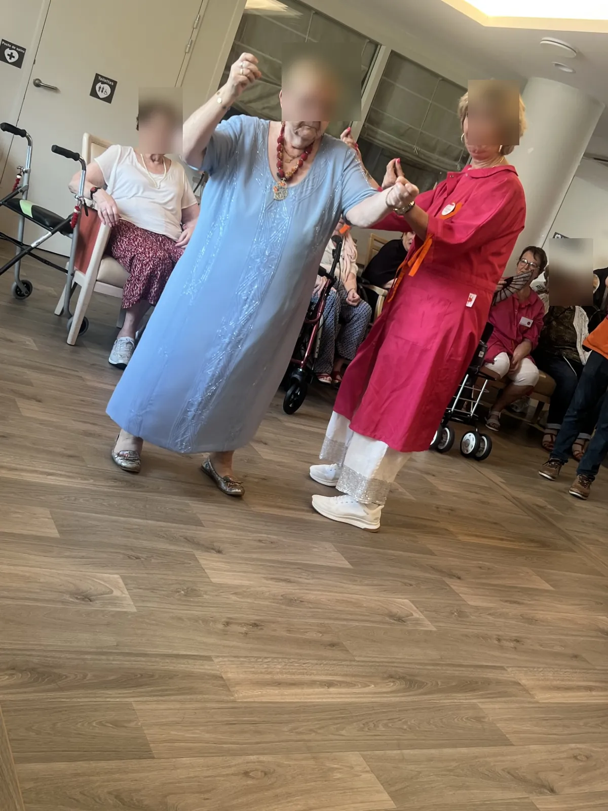 C'est la fête avec les Blouses Roses et Tac Animation 