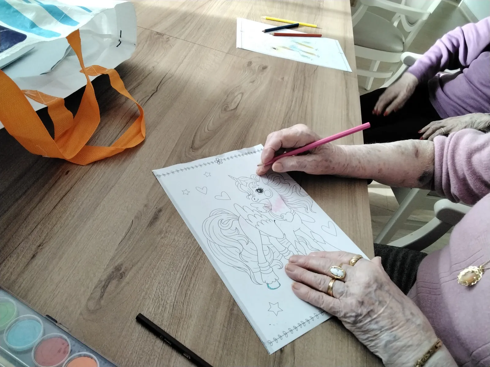  Ateliers d'expression artistique en unité sécurisante