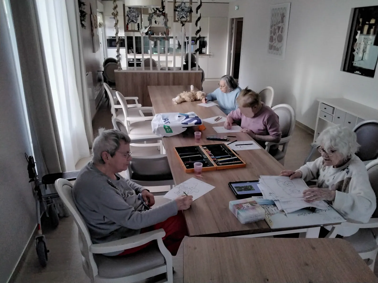  Ateliers d'expression artistique en unité sécurisante