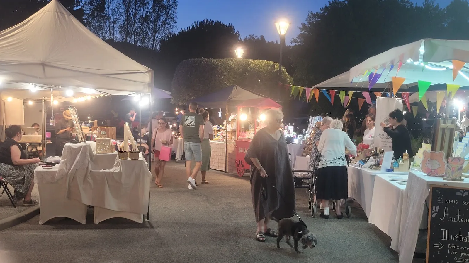 Première édition du marché nocturne à la résidence Les Jardins de Fanton : une soirée festive et réussie !