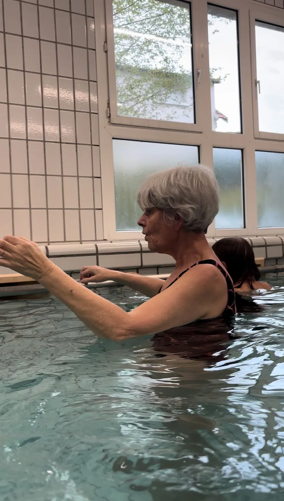 La danse, et le thé en balnéo, un luxe initié à Eleusis. 