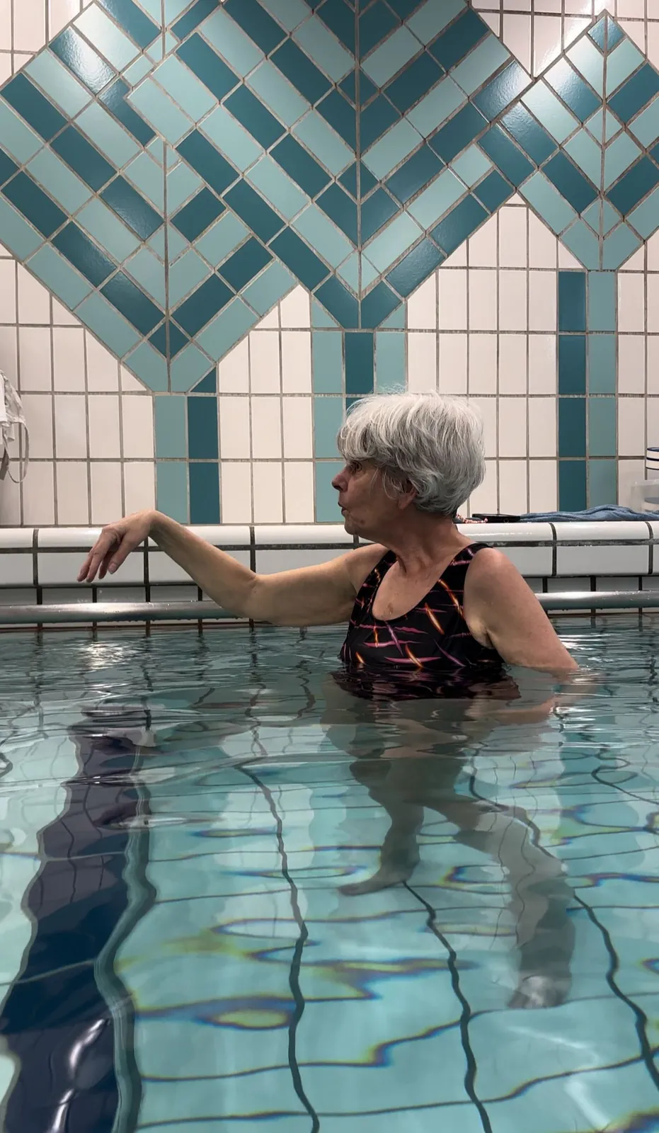 La danse, et le thé en balnéo, un luxe initié à Eleusis. 