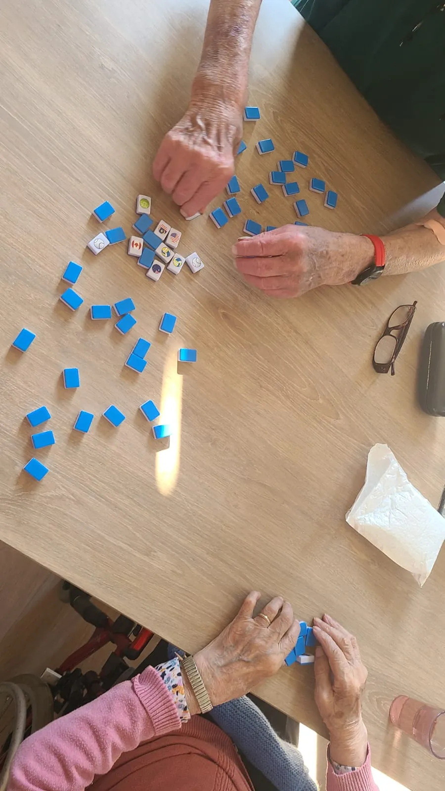 Après-midi Jeux de Société : détente et convivialité à la Résidence Saint Jean - Agen 