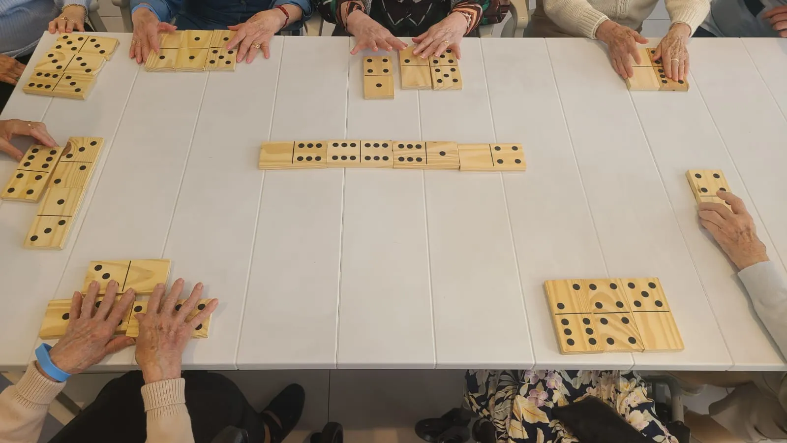 Après-midi Jeux de Société : détente et convivialité à la Résidence Saint Jean - Agen 