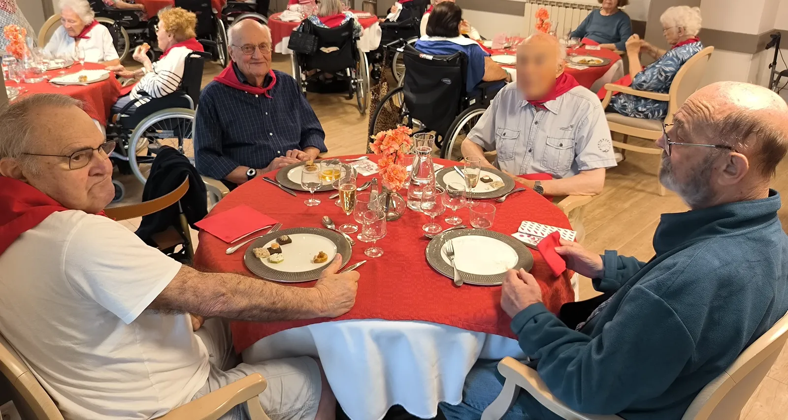 Les Fêtes de Bayonne s'invitent à la résidence : un déjeuner convivial et gourmand