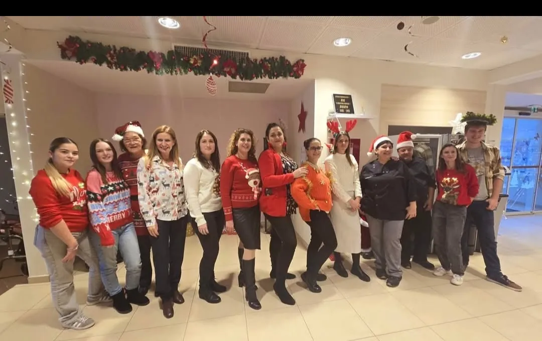 Un moment de convivialité avec Madame le Maire pour NOËL