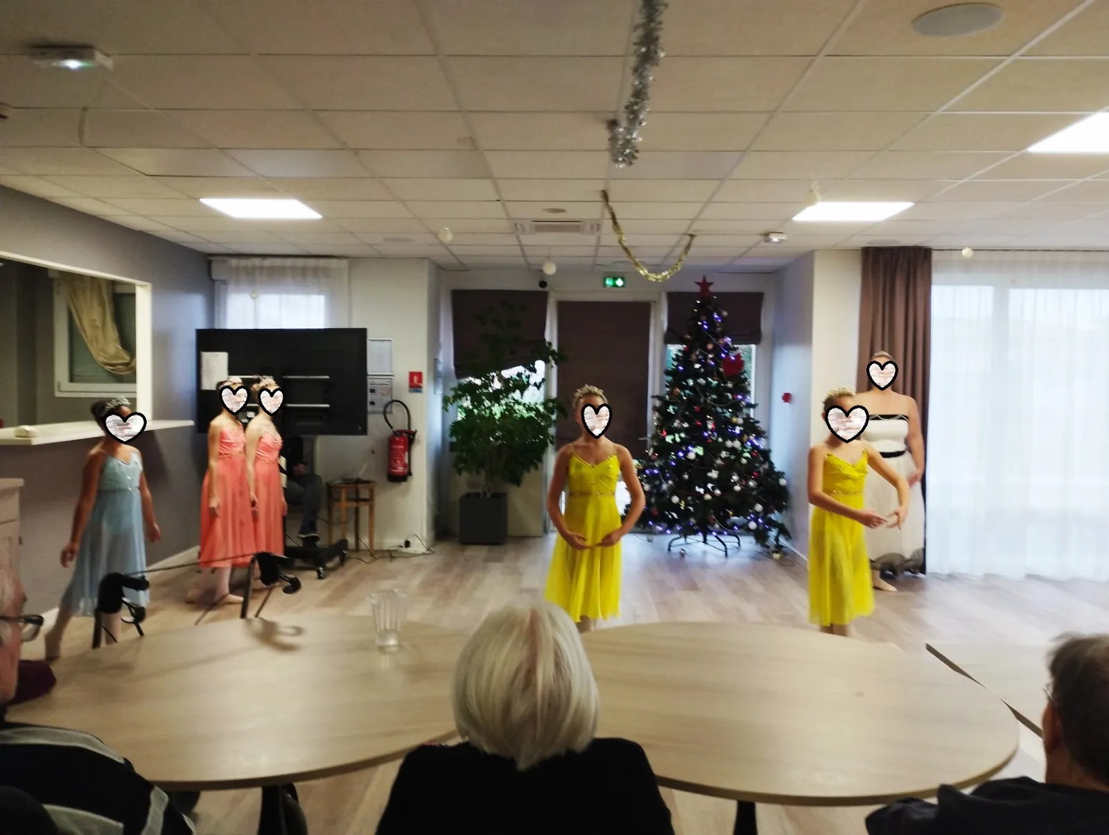 Décembre 2023 : L'école de danse" Pas à Pas"