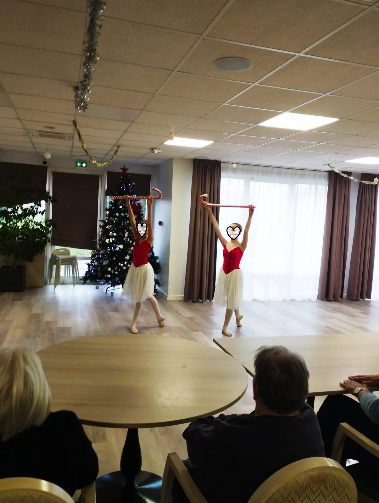 Décembre 2023 : L'école de danse" Pas à Pas"