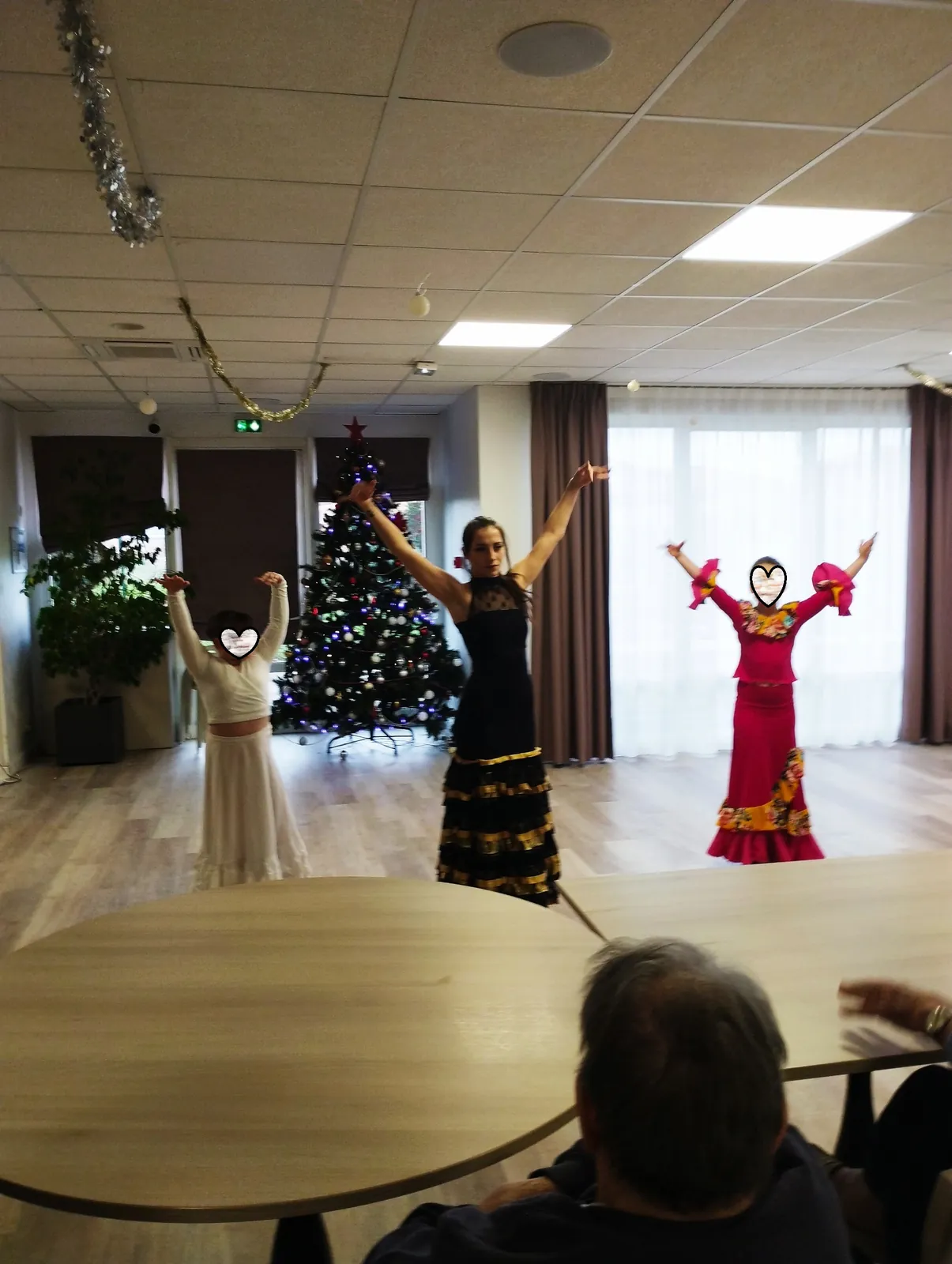 Décembre 2023 : L'école de danse" Pas à Pas"
