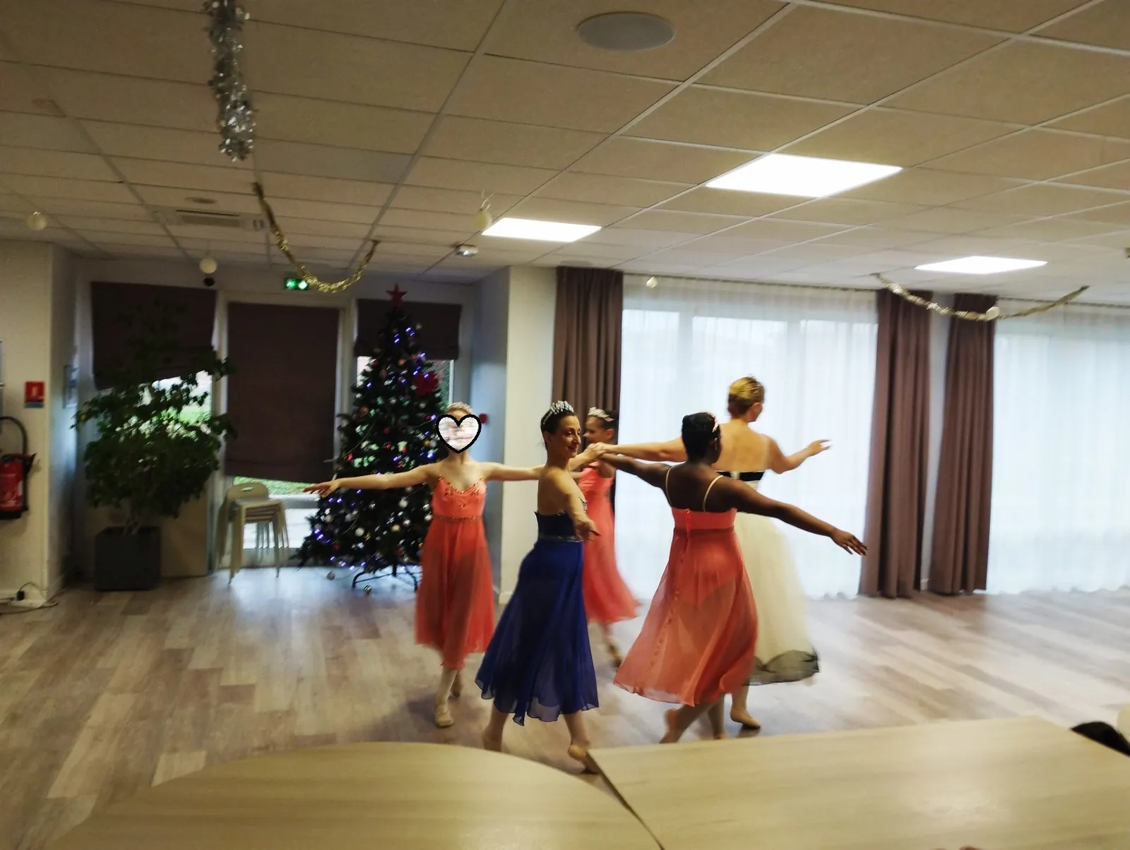 Décembre 2023 : L'école de danse" Pas à Pas"