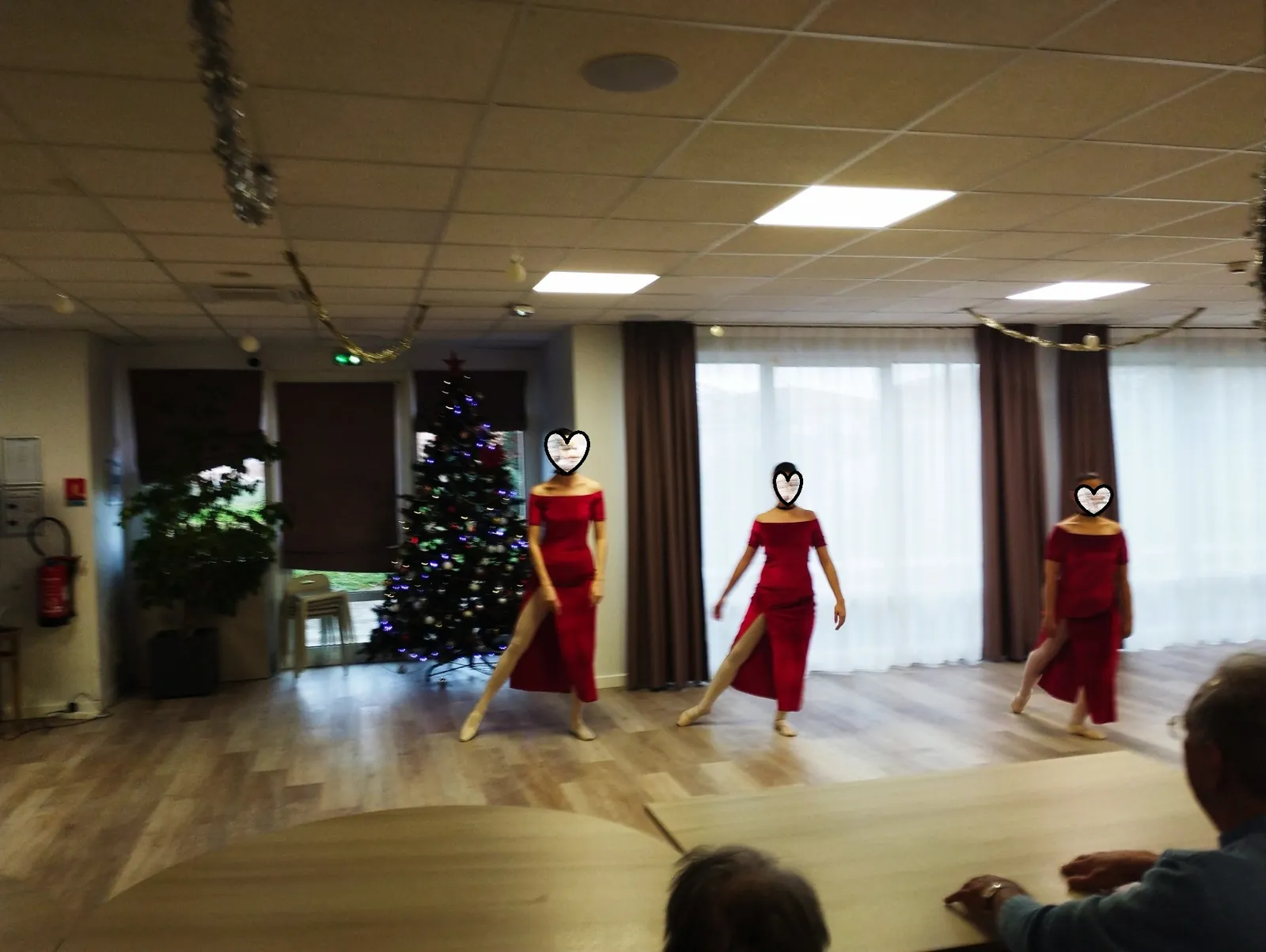 Décembre 2023 : L'école de danse" Pas à Pas"