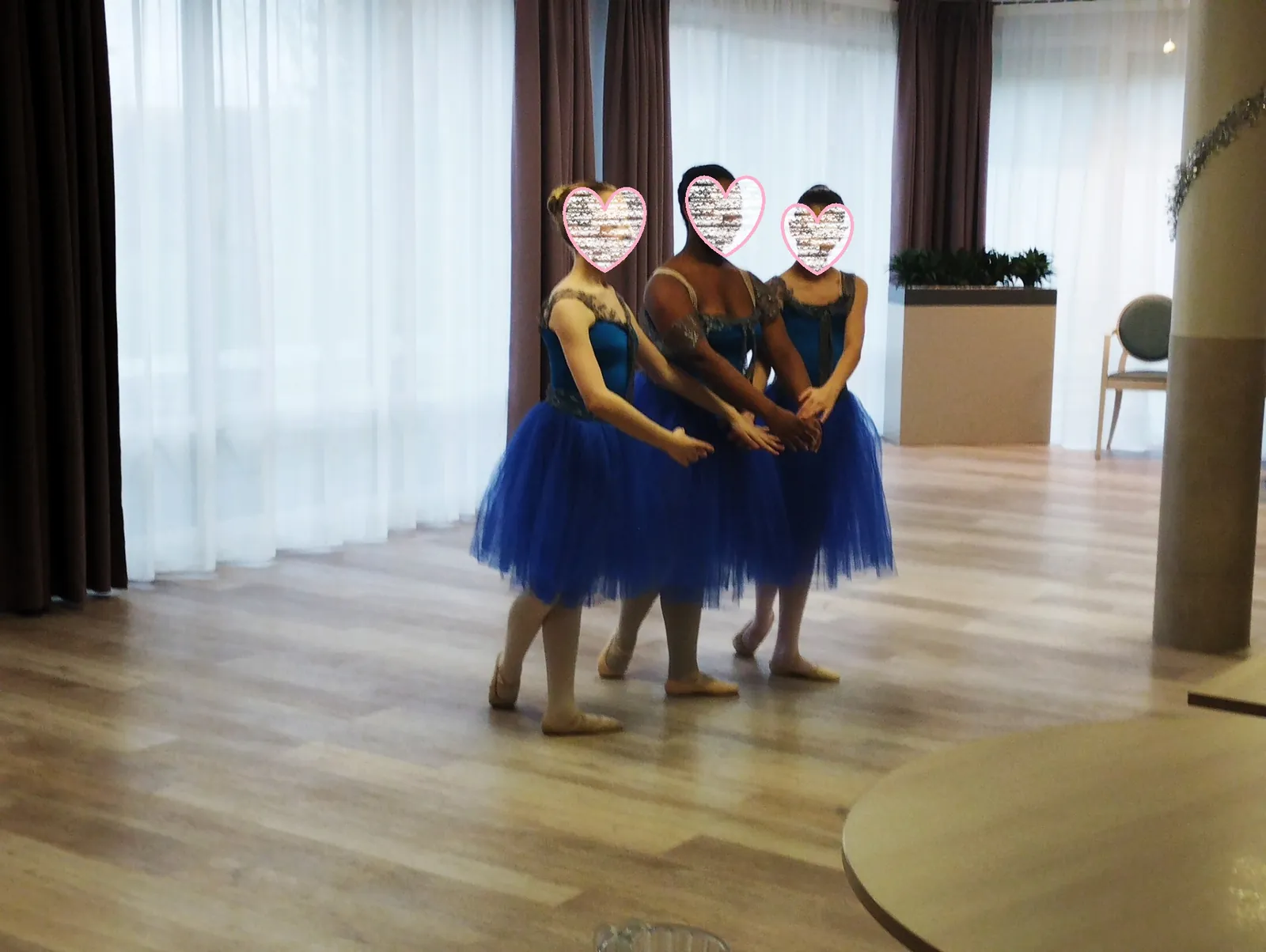 Décembre 2023 : L'école de danse" Pas à Pas"
