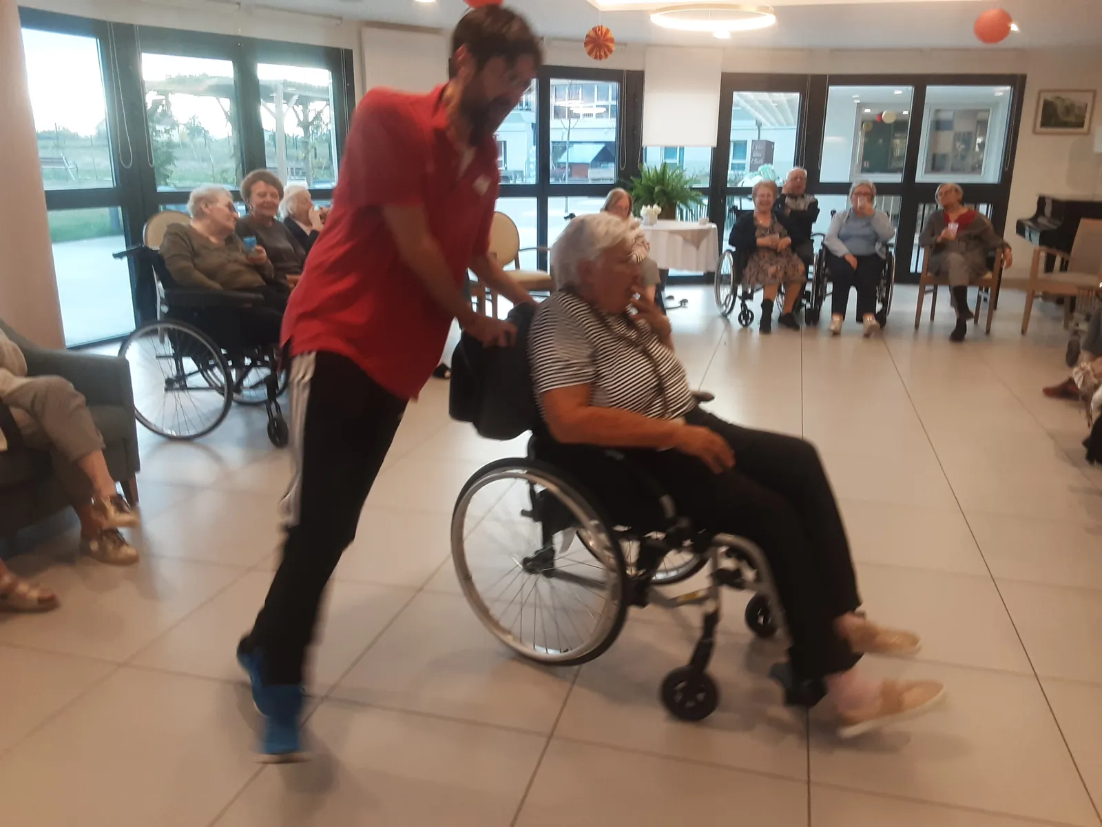 Thé dansant et en chantant