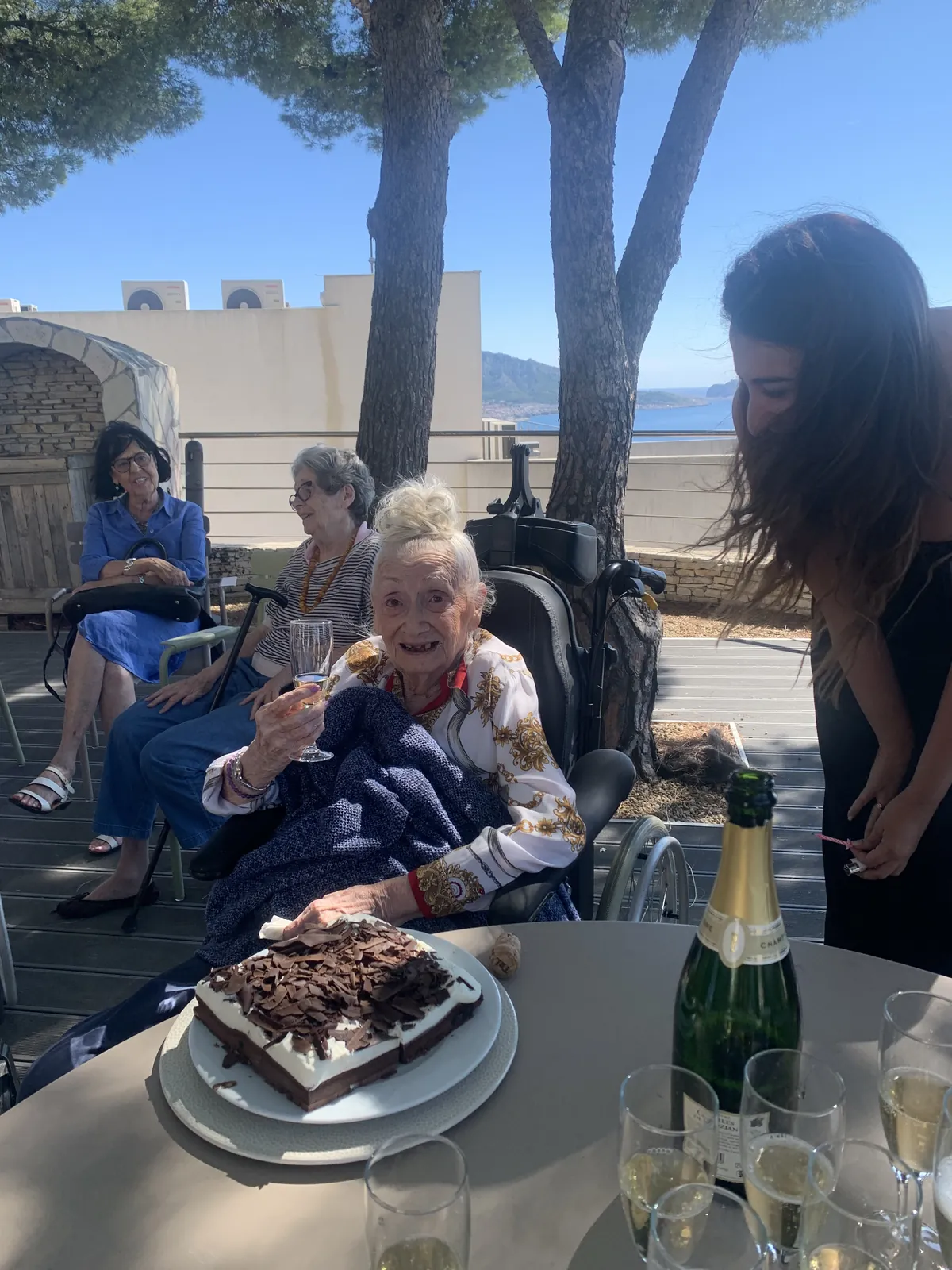 Joyeux 100e anniversaire à Madame Ehrenfeld ! 