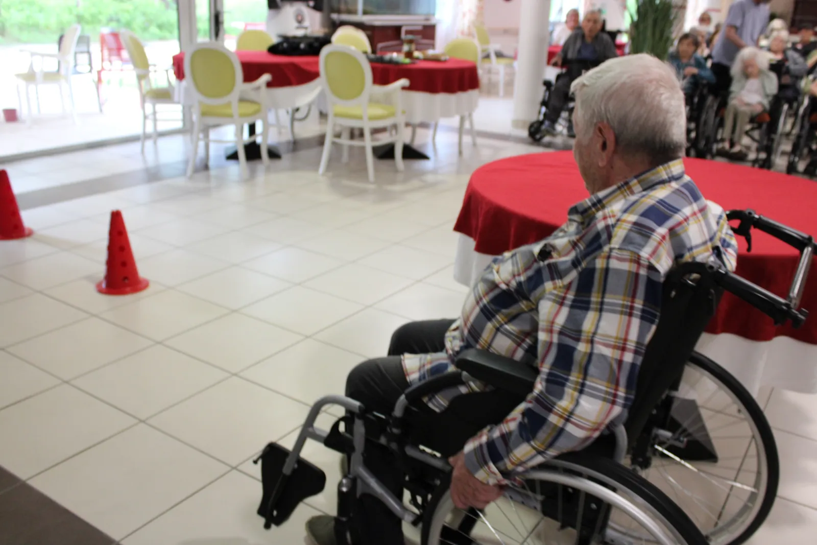 Visite Immersive des Agents de Maintenance de la SNCF à la résidence les jardins Medicis : Une Expérience Enrichissante