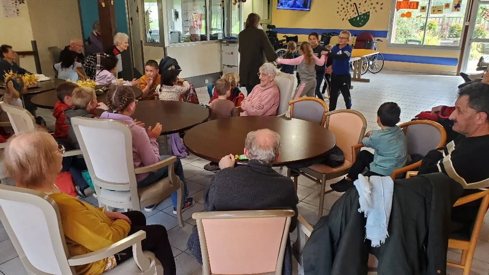 Les enfants du centre de loisirs nous rendent visite !