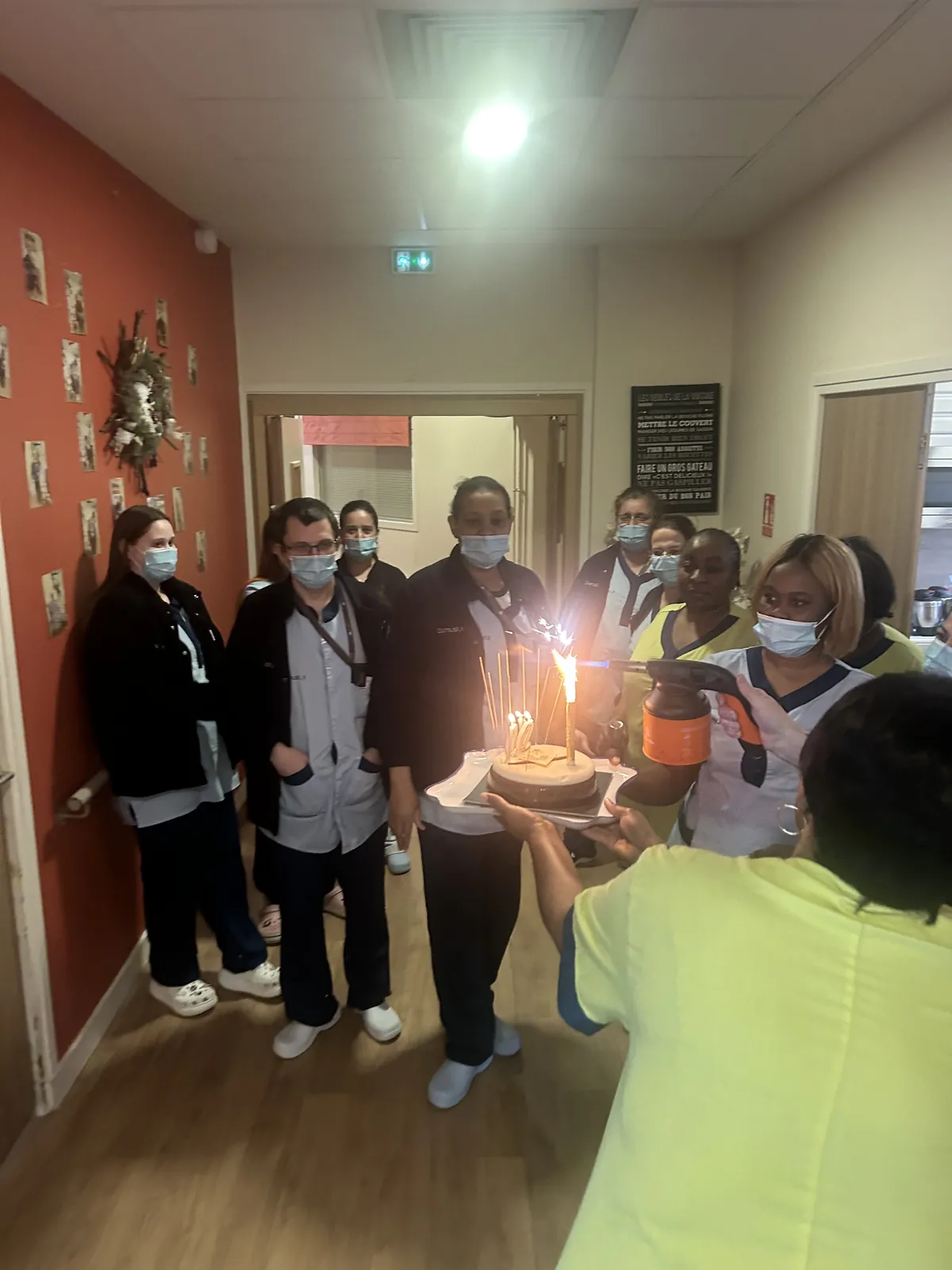 M. LEROY a fêté ses 100 ans avec sa famille a la Résidence MAGUERITE 