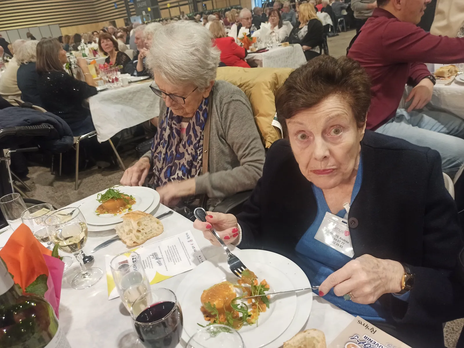 Les résidents de l’EHPAD Tiers Temps au repas des séniors de la Ville de Reims