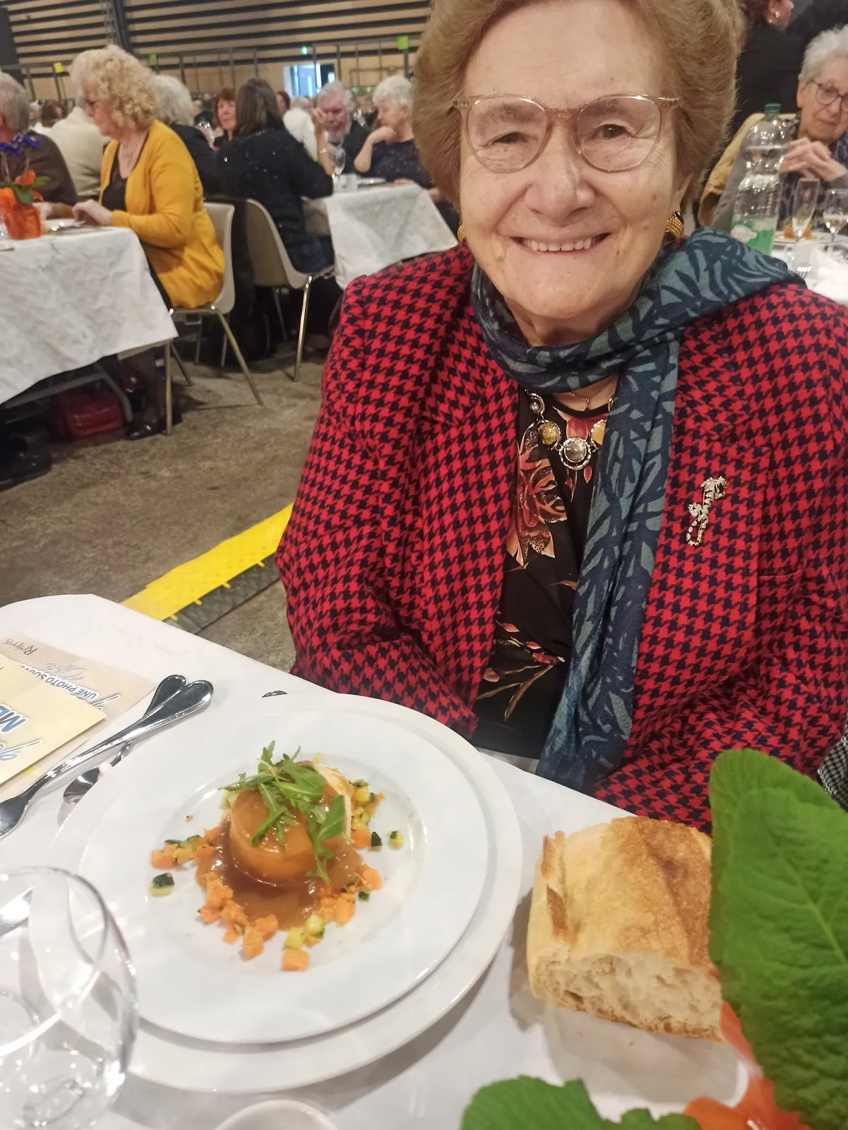 Les résidents de l’EHPAD Tiers Temps au repas des séniors de la Ville de Reims