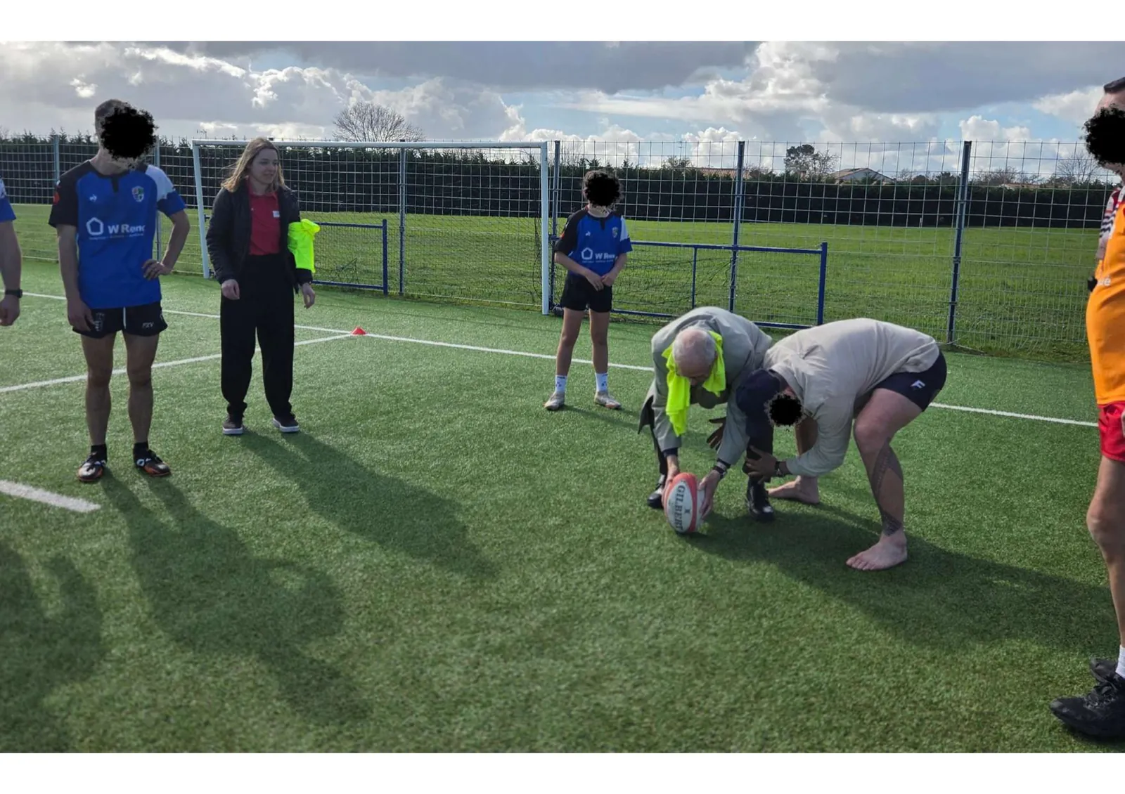 Rugby pour tous : une rencontre intergénérationnelle réussie