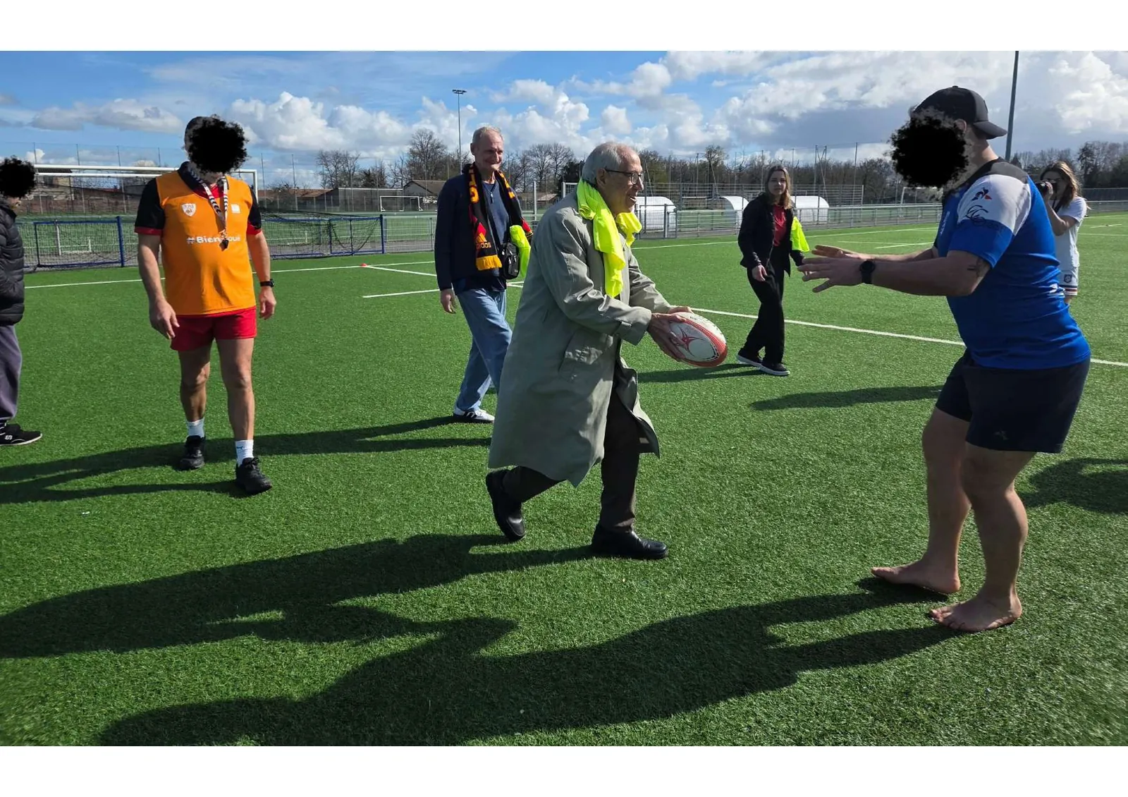 Rugby pour tous : une rencontre intergénérationnelle réussie
