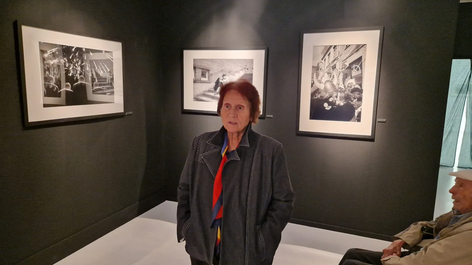 Visite d'une exposition de photo Gérad Uferas à la villa Tamaris de la Seyne sur Mer