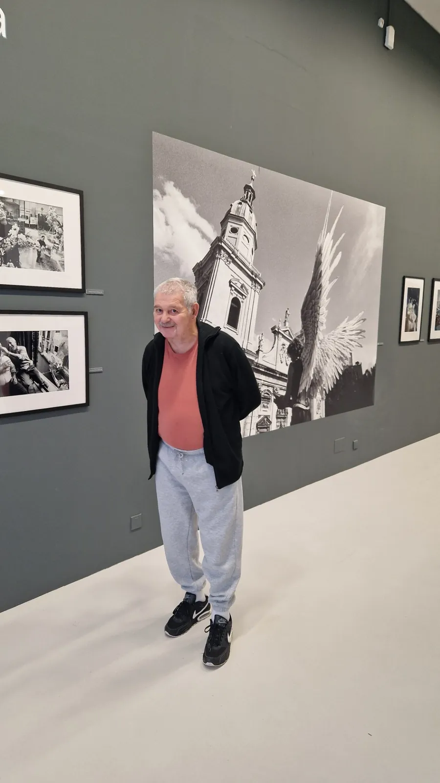 Visite d'une exposition de photo Gérad Uferas à la villa Tamaris de la Seyne sur Mer
