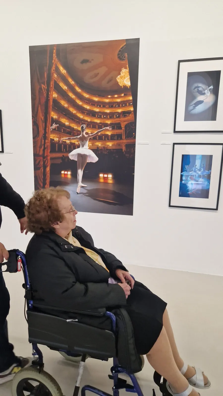 Visite d'une exposition de photo Gérad Uferas à la villa Tamaris de la Seyne sur Mer