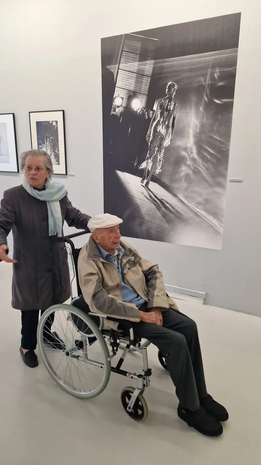 Visite d'une exposition de photo Gérad Uferas à la villa Tamaris de la Seyne sur Mer