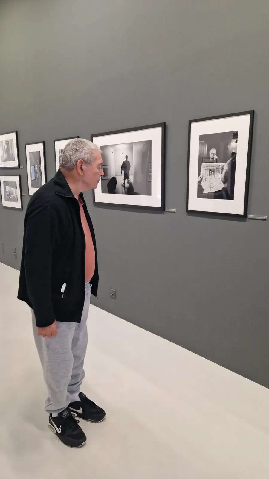 Visite d'une exposition de photo Gérad Uferas à la villa Tamaris de la Seyne sur Mer