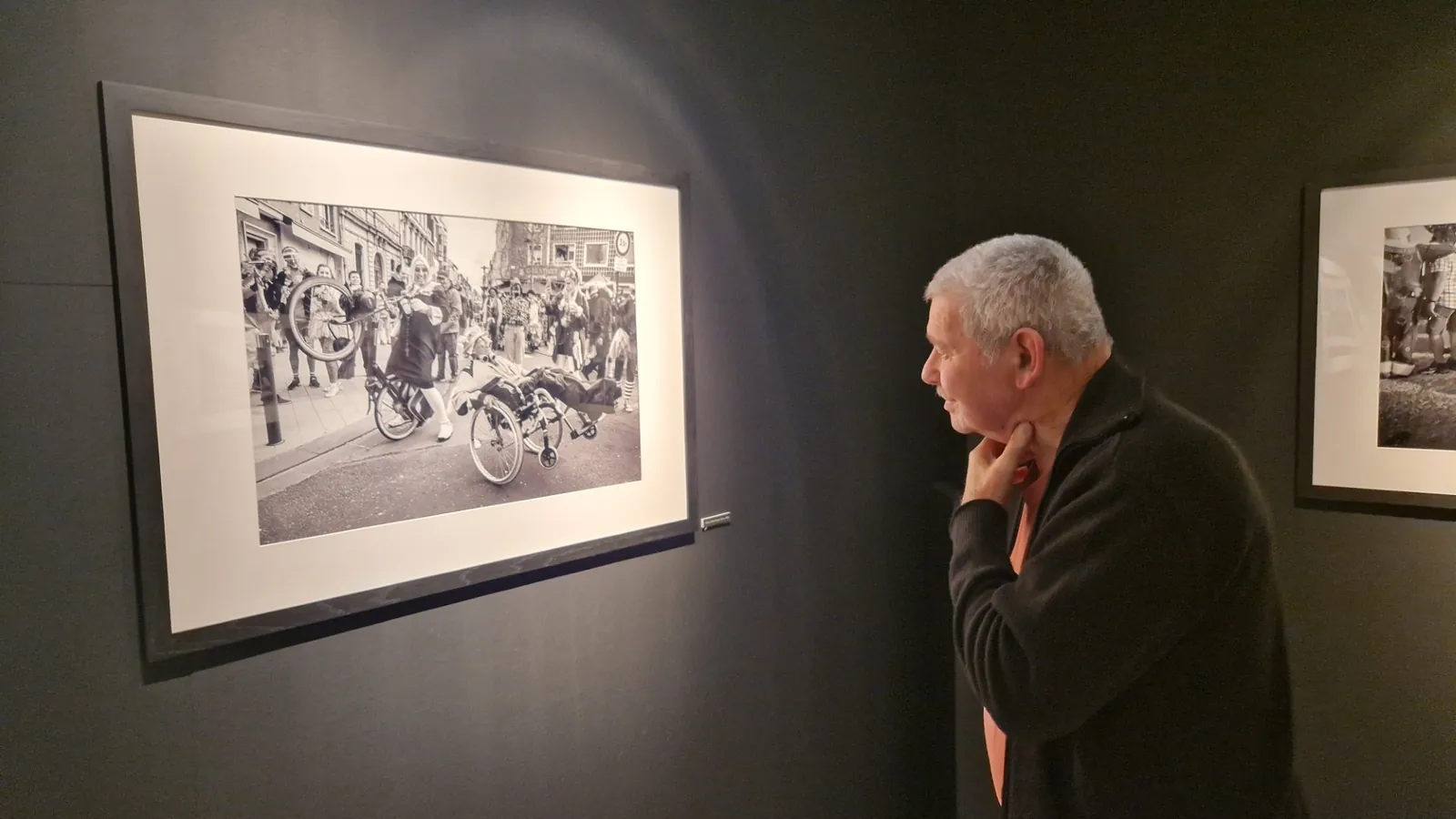 Visite d'une exposition de photo Gérad Uferas à la villa Tamaris de la Seyne sur Mer