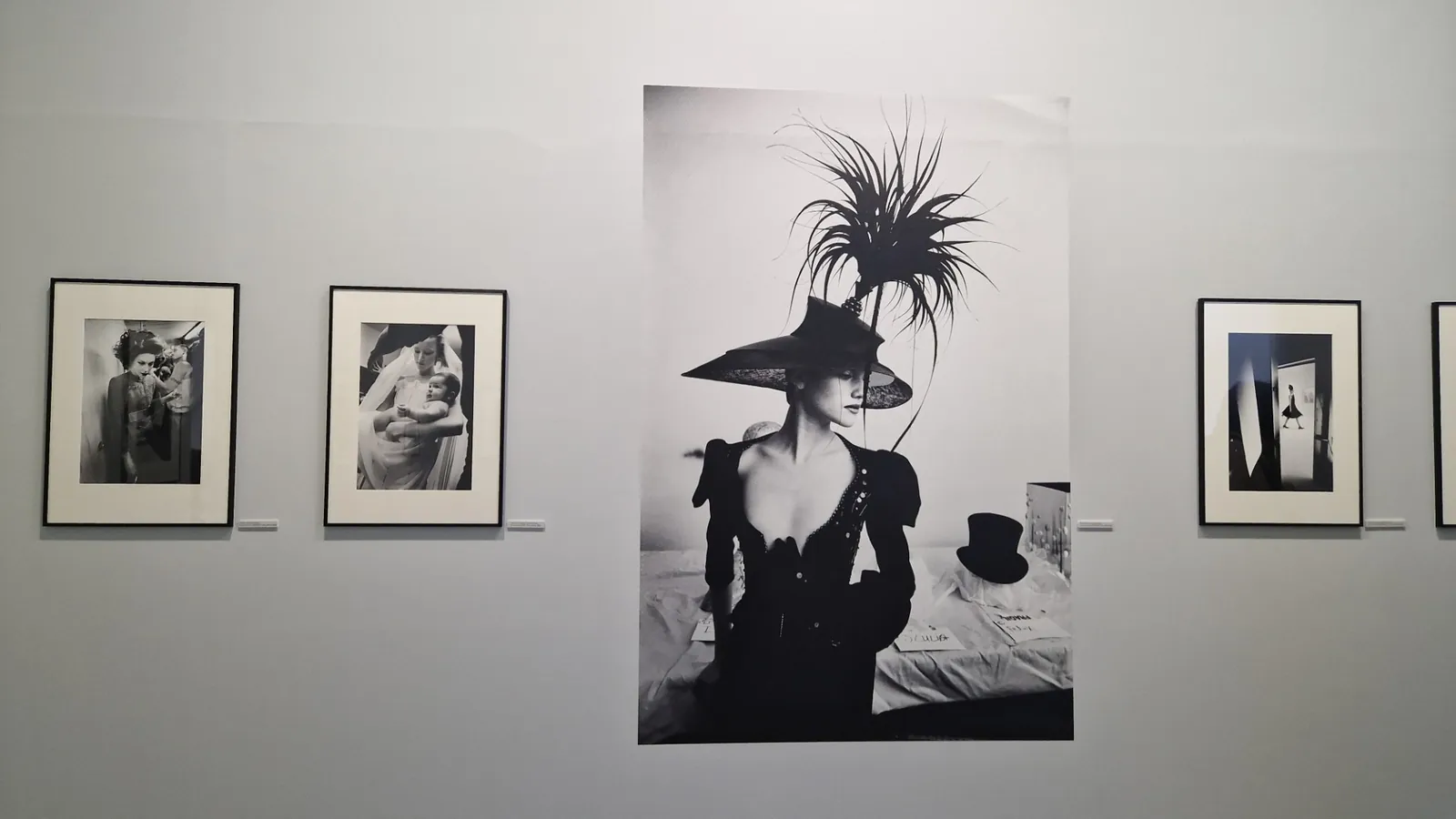 Visite d'une exposition de photo Gérad Uferas à la villa Tamaris de la Seyne sur Mer