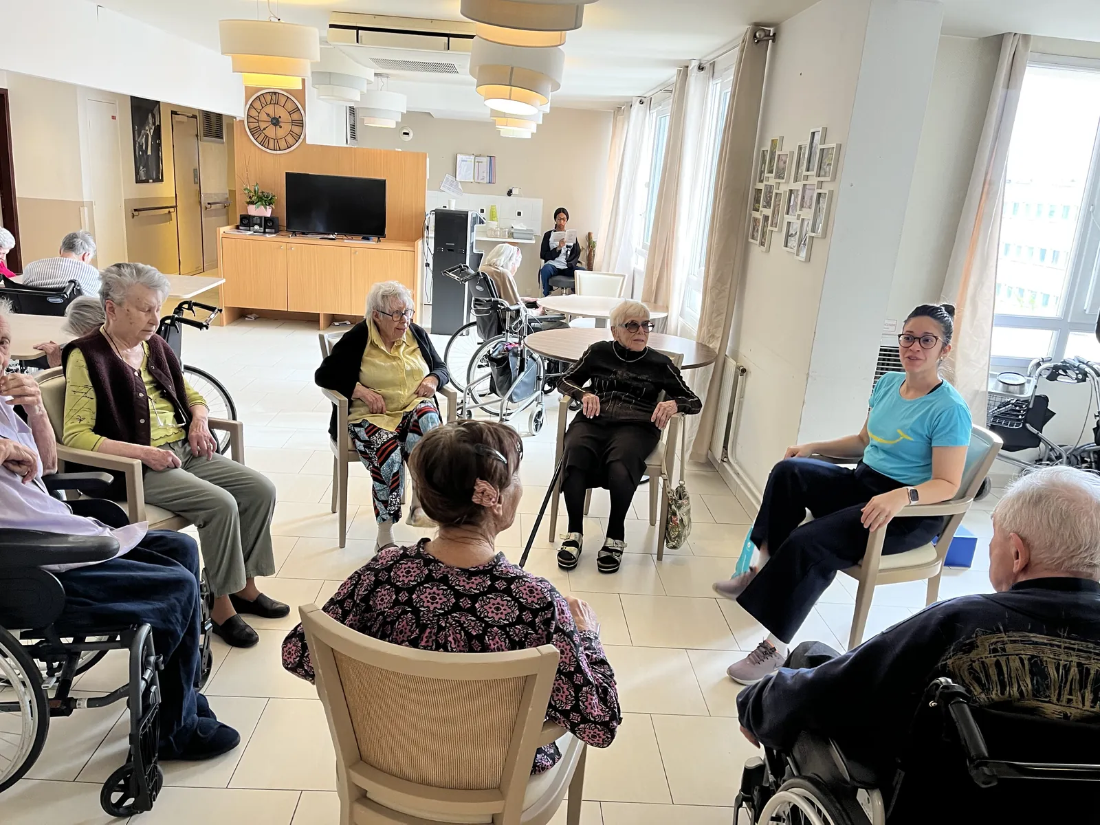 Suzy, nouvelle animatrice APA aux Marines : une énergie au service du bien-être, pour une meilleure santé