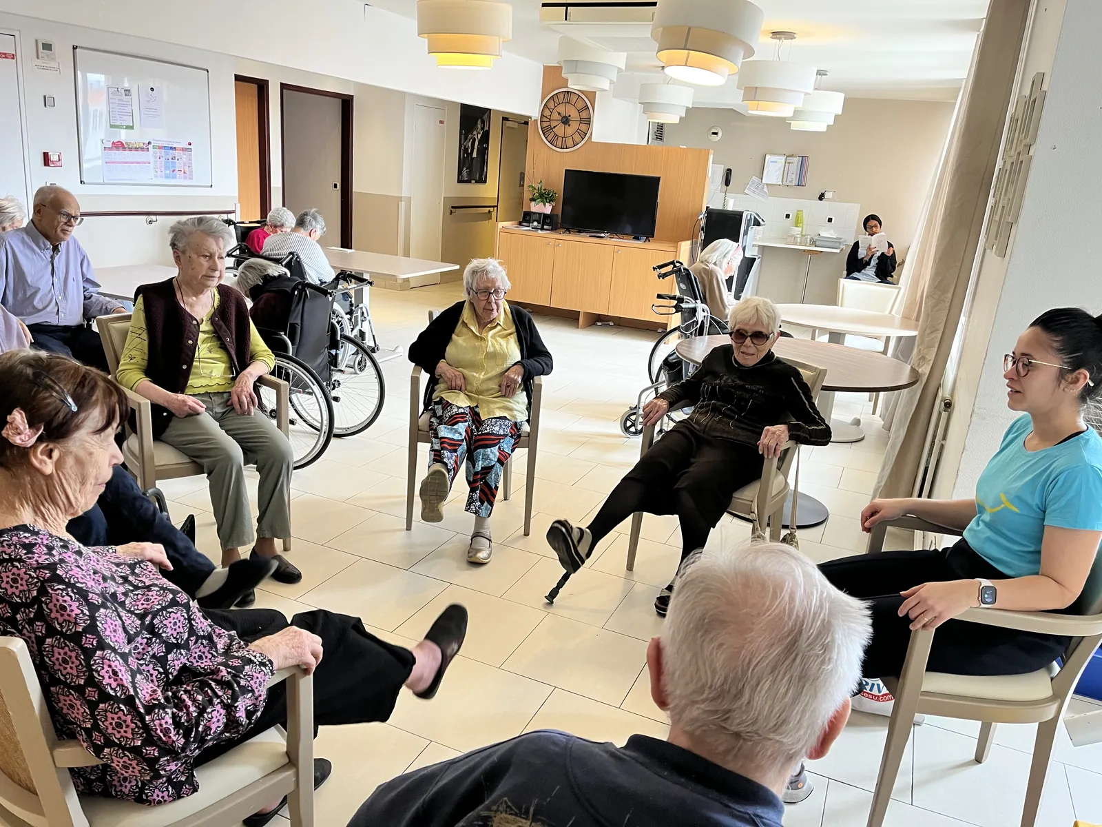 Suzy, nouvelle animatrice APA aux Marines : une énergie au service du bien-être, pour une meilleure santé