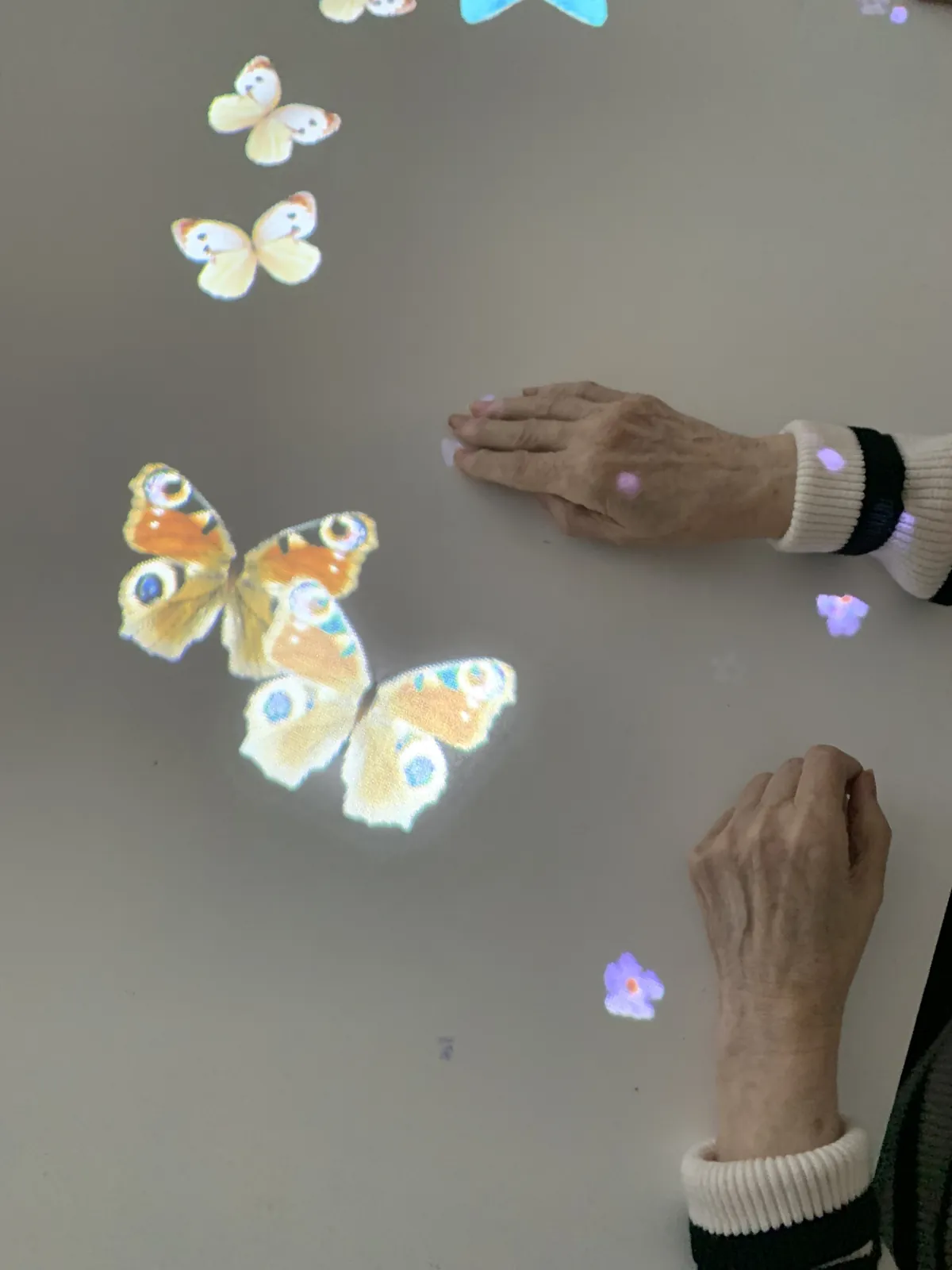 La table magique et ses jeux interactifs 