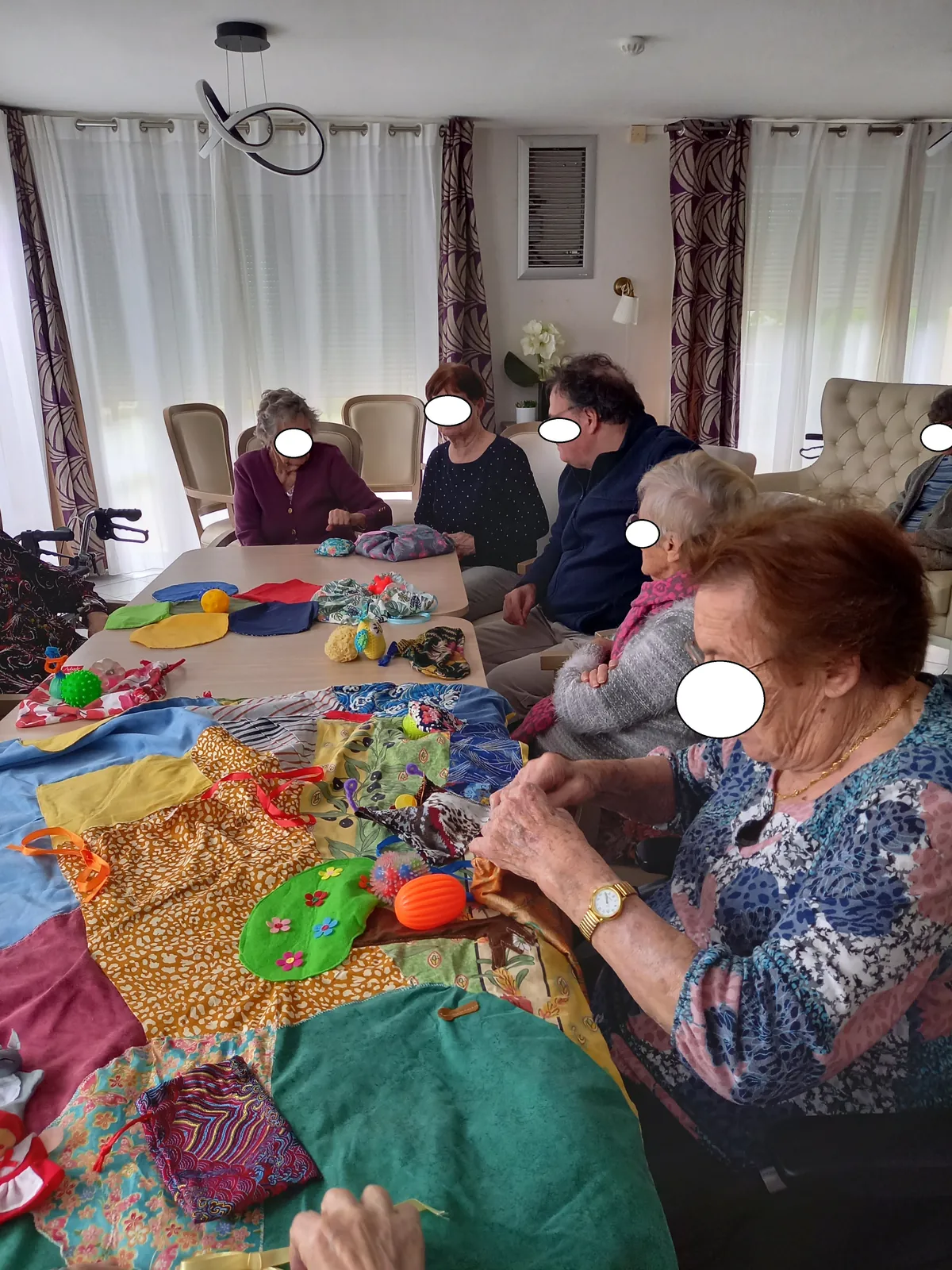 Atelier d'art-thérapie : le toucher