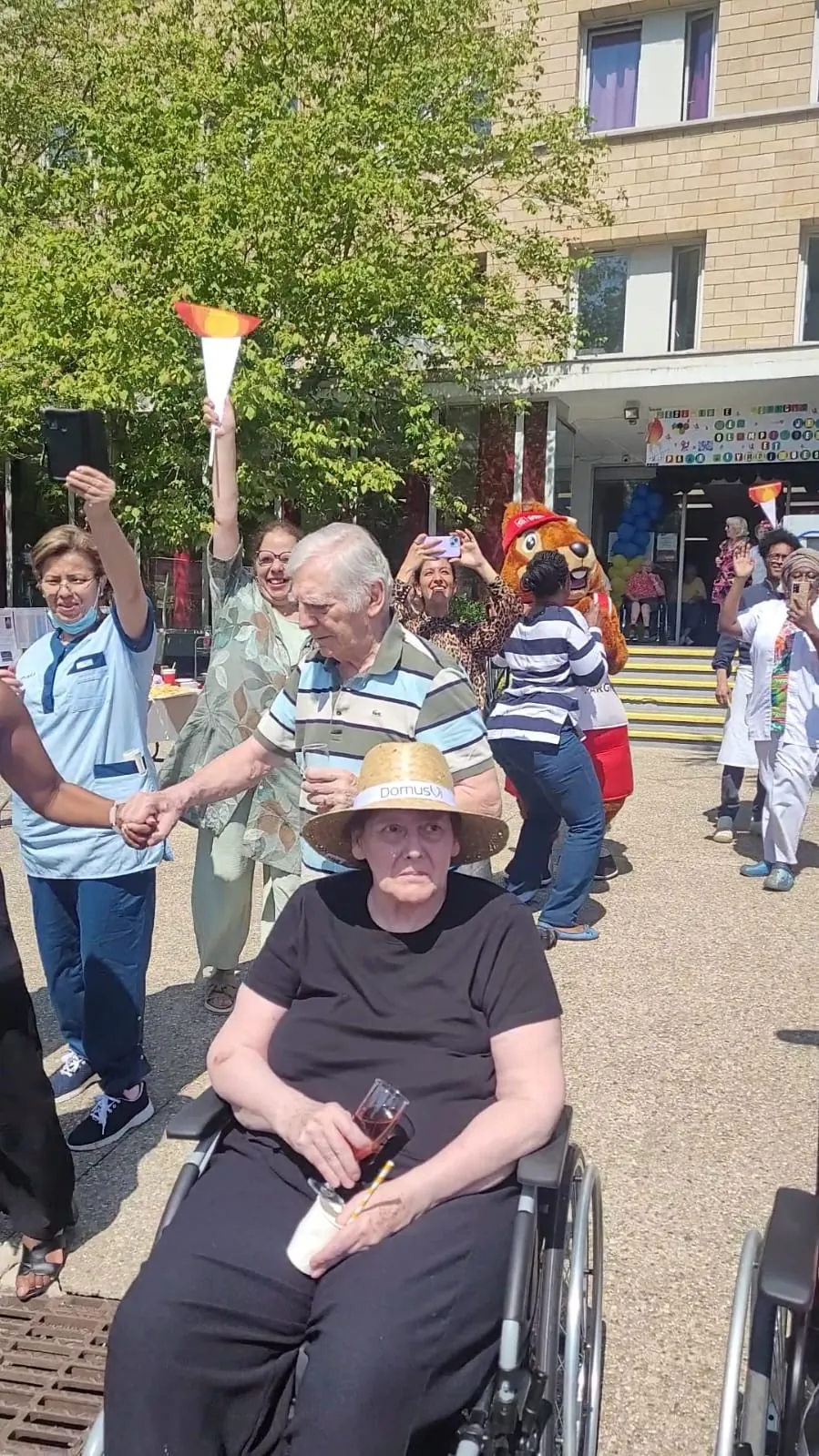 Un Moment Historique à la Résidence Médicis !  la Flamme Olympique